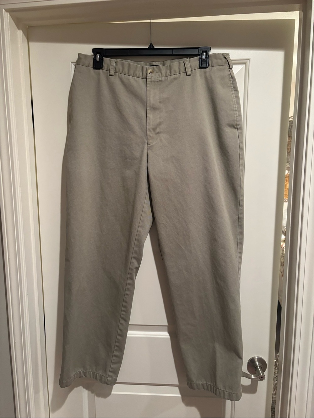 Izod Men's Light Khaki Straight Chinos